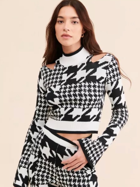 Year of Ours Sweaters - 🖤🤍 Year Of Ours Houndstooth Winter Mock Neck Sweater